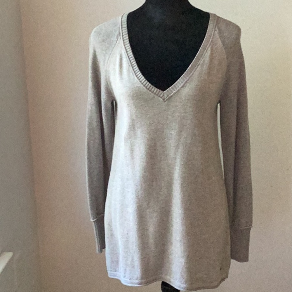 Eddie Bauer Light Taupe V-Neck Sweater